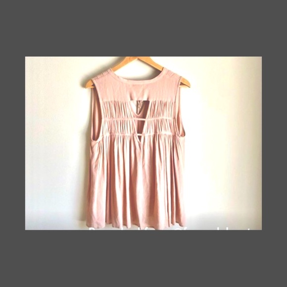 Soft dusty rose Ethereal Los Angeles | Sleeveless Blouse w/ Tie | Unique back. - Picture 4 of 6